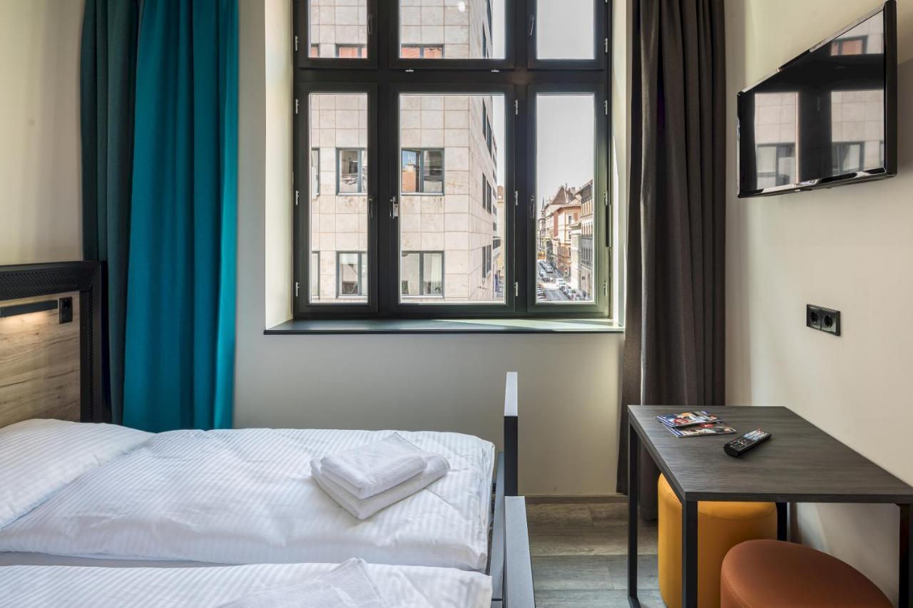 Twin room for Single use