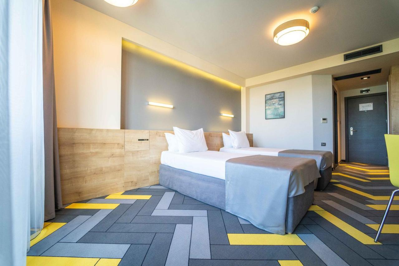 Cameră twin cu balcon - minibar şi parcare gratuite
