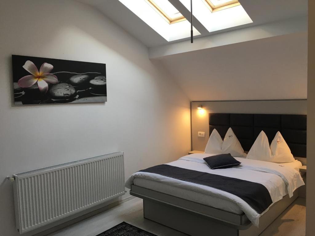 Double Room- Attic,1042566196:JPEG