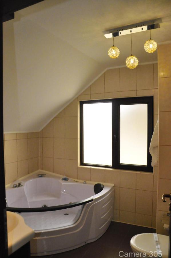 Villa 3 Double Room Floor 2,1589175114:JPEG