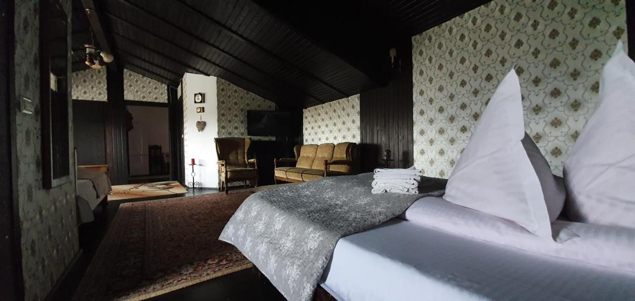 Suite with Terrace,1087862017:JPEG