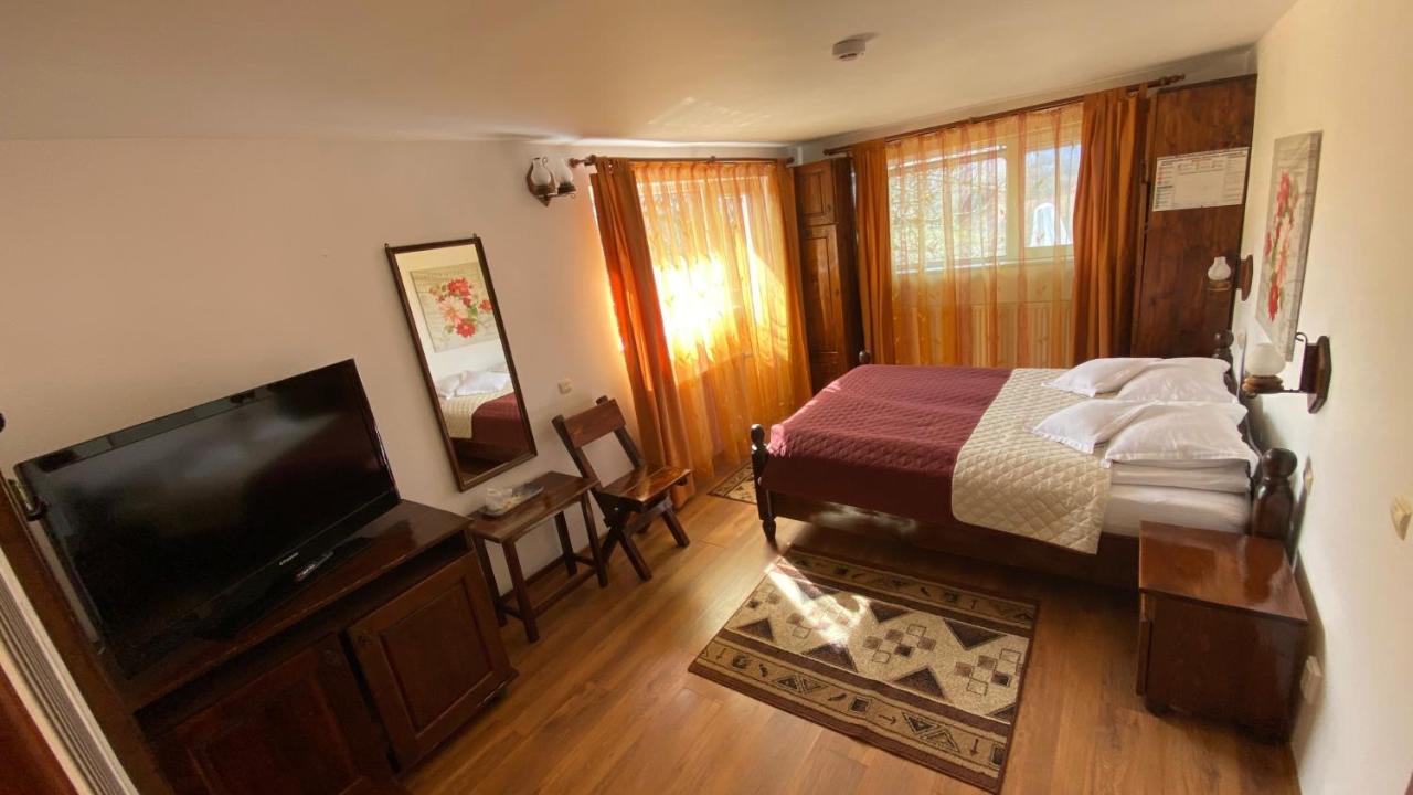 Deluxe Double Room with Balcony,1584552695:JPEG
