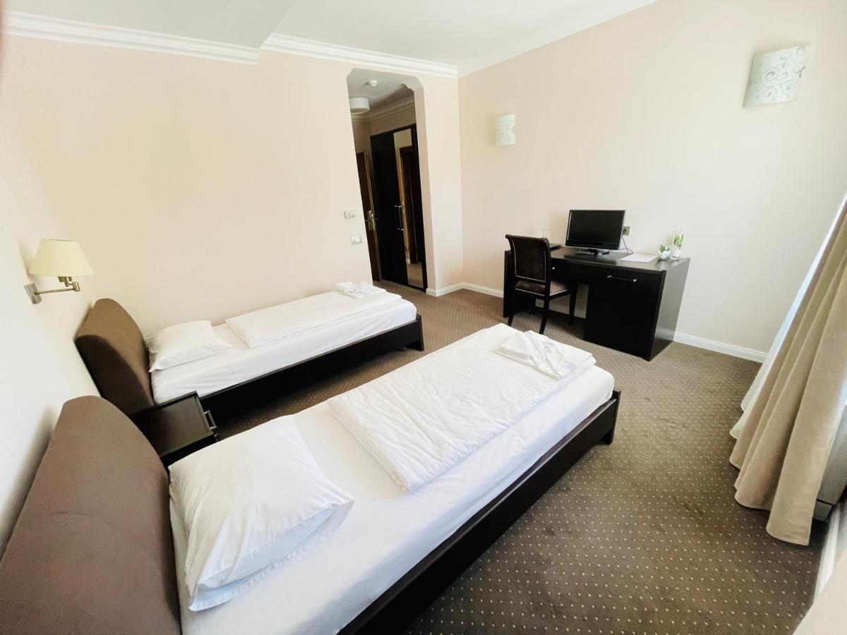 Double or Twin Room,1101667260:JPEG