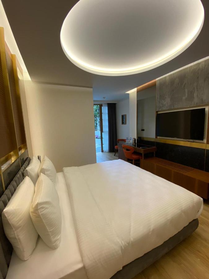 Court Yard,1107303732:JPEG