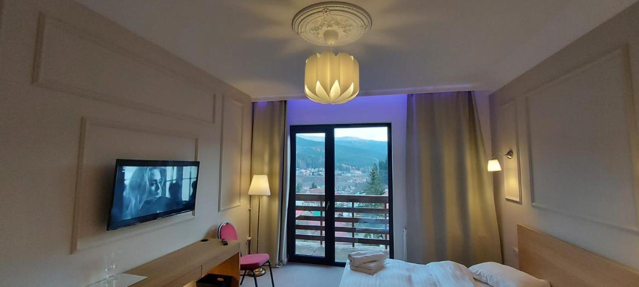Cameră dublă Deluxe cu balcon
