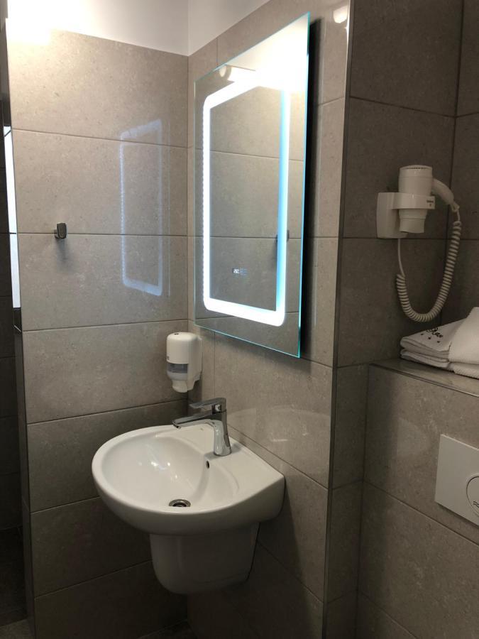 Studio with Balcony,1200573871:JPEG