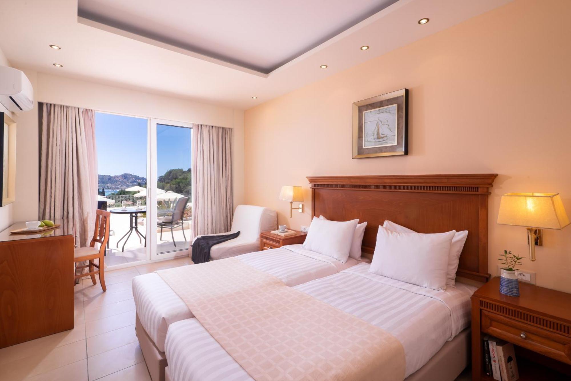 Poolfront Double or Twin Room Sea View