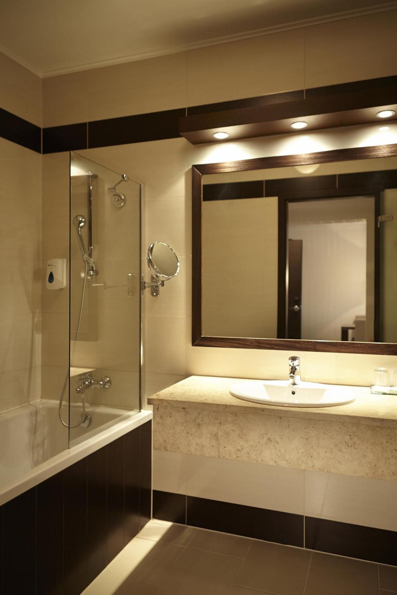 Apartament cu 2 camere - parter