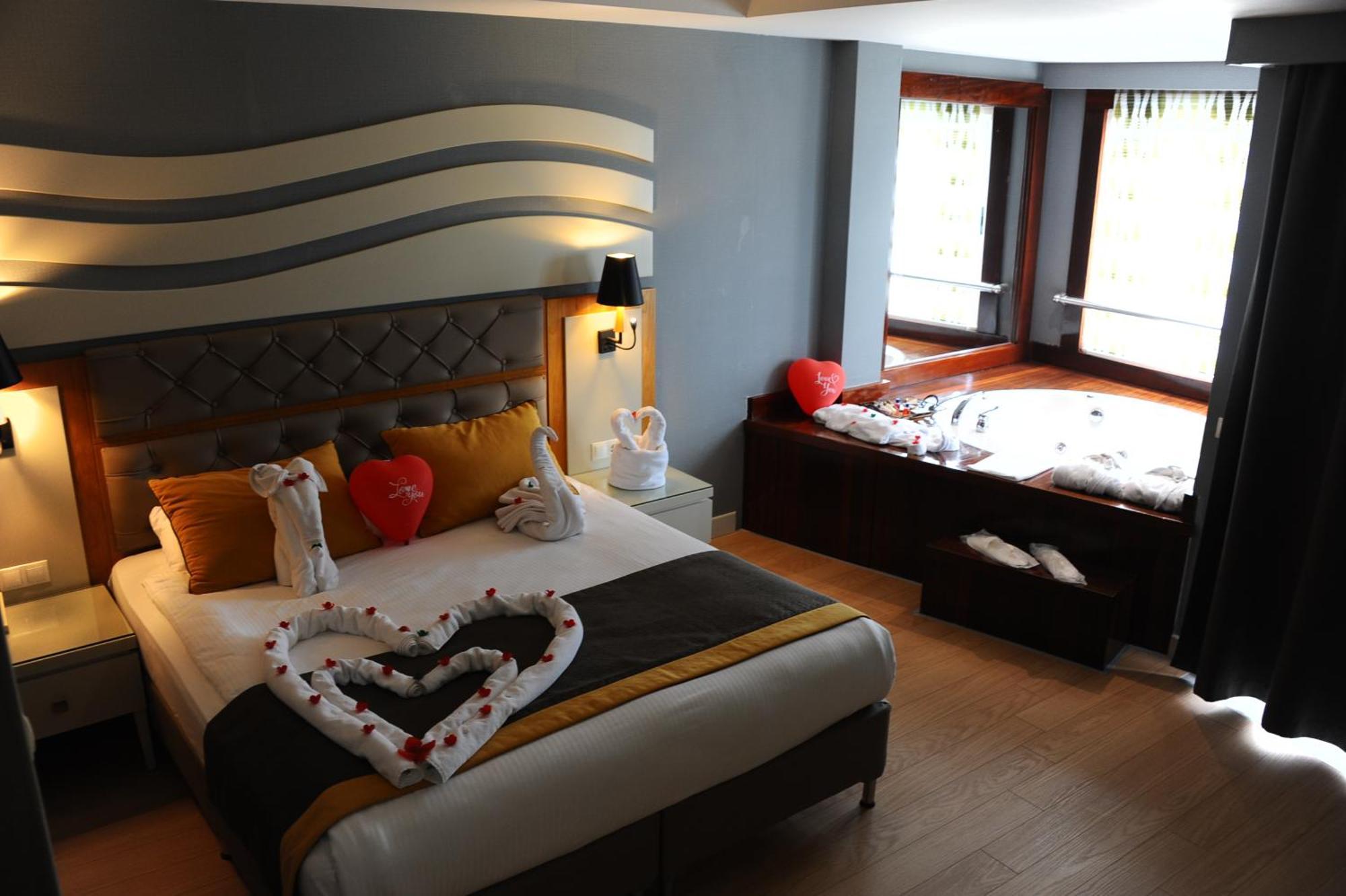 Cameră dublă cu cadă spa