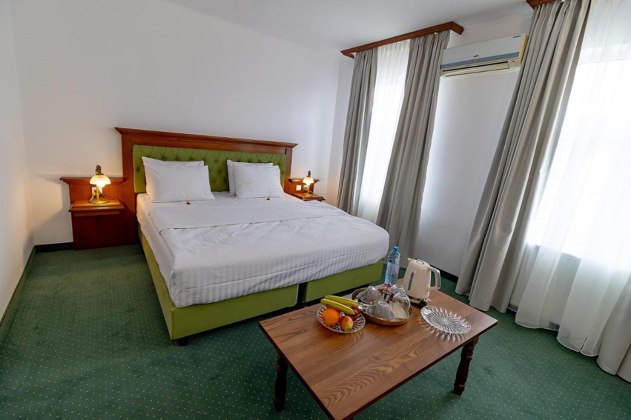 Standard Double or Twin Room,1231387655:JPEG