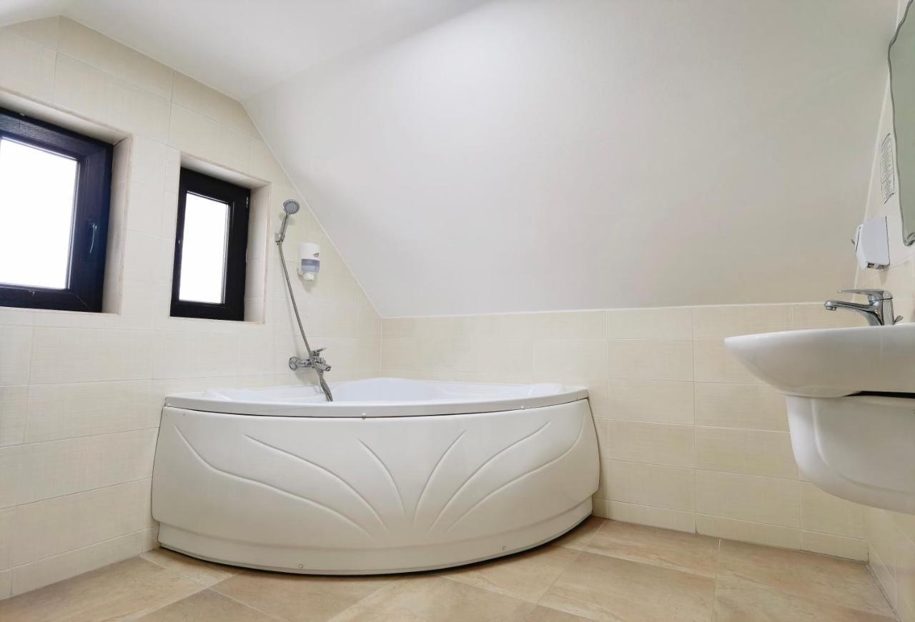 Triple Room with Private Bathroom,1238927980:JPEG