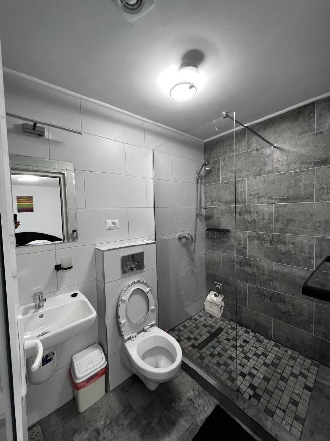 Cameră triplă