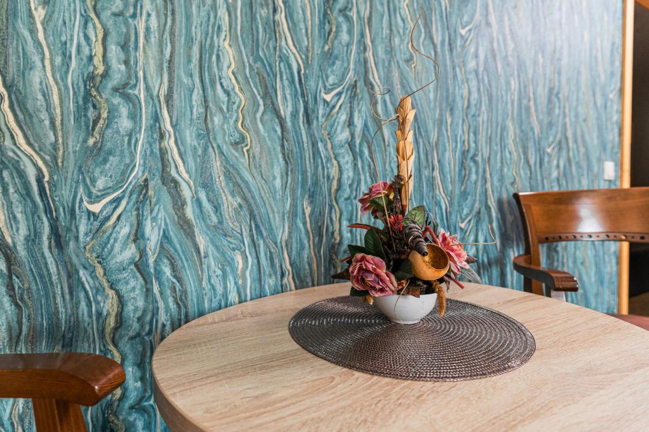 Suite (2 Adults + 1 Child),1313558002:JPEG