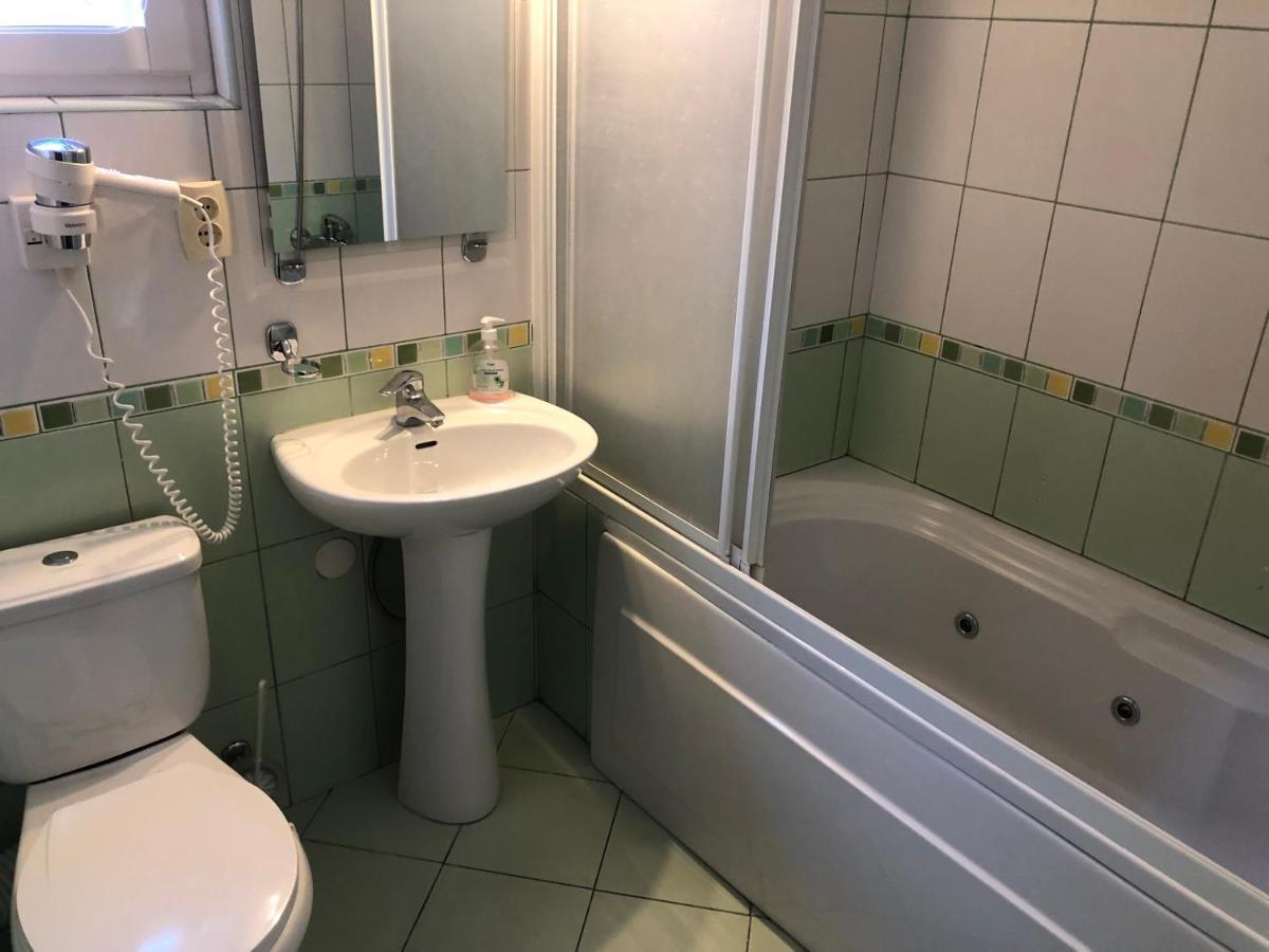 Standard Triple Room,1315542154:JPEG