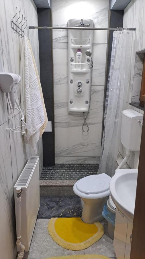 Family Room with Private Bathroom,1342811801:JPEG