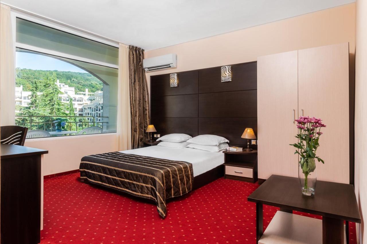 Studio with Garden View,1348973456:JPEG