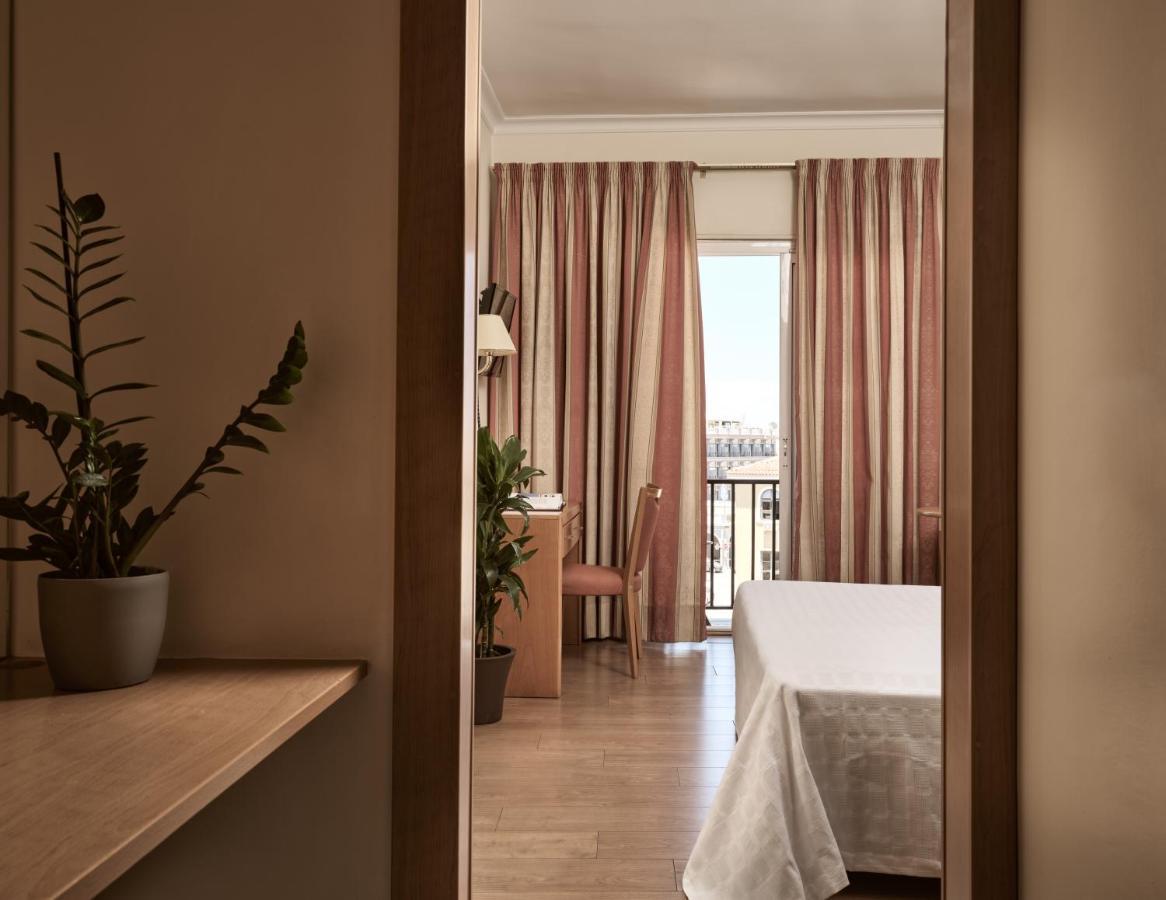 Cameră Dublă sau Twin Superioară cu balcon și vedere la oraș