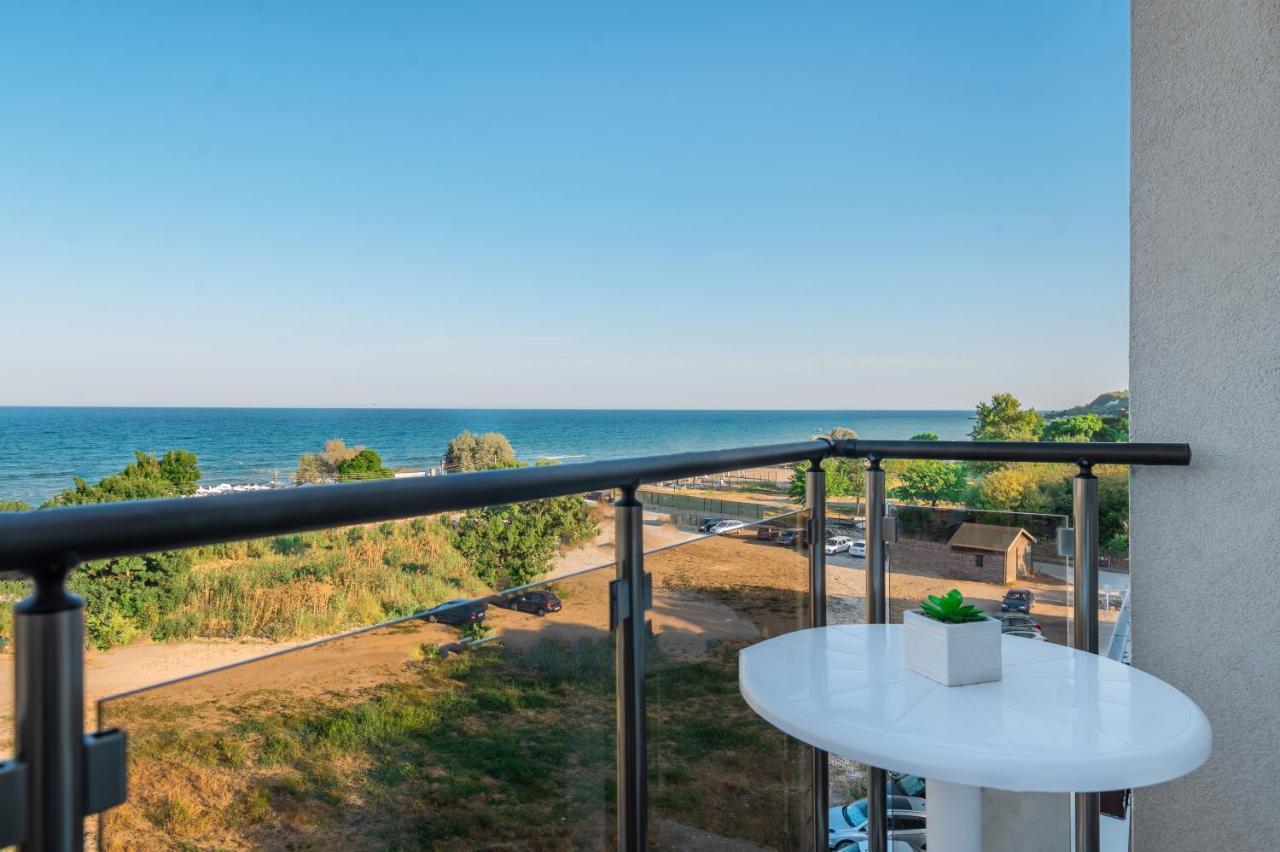 Apartament cu vedere la mare