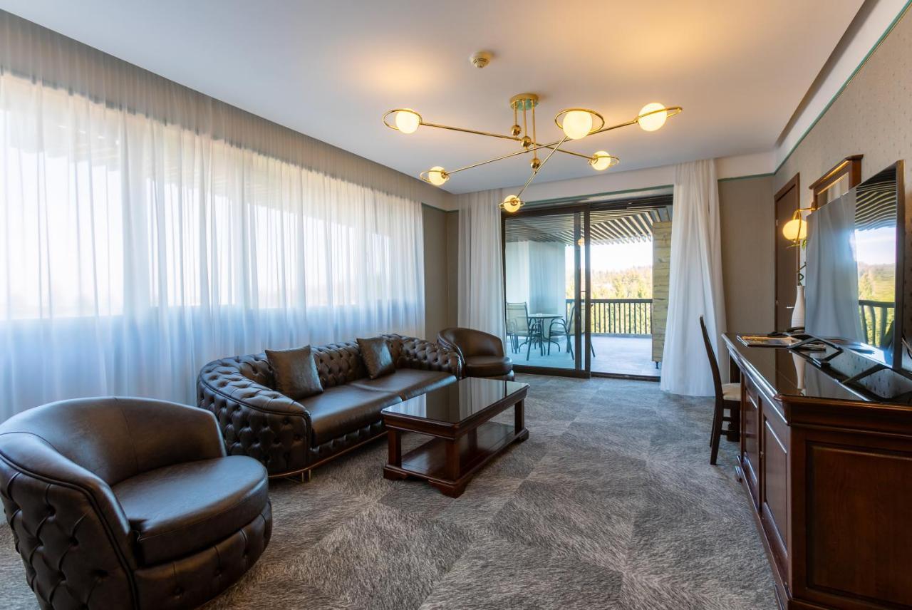 Two-Bedroom Superior Floor Apartment