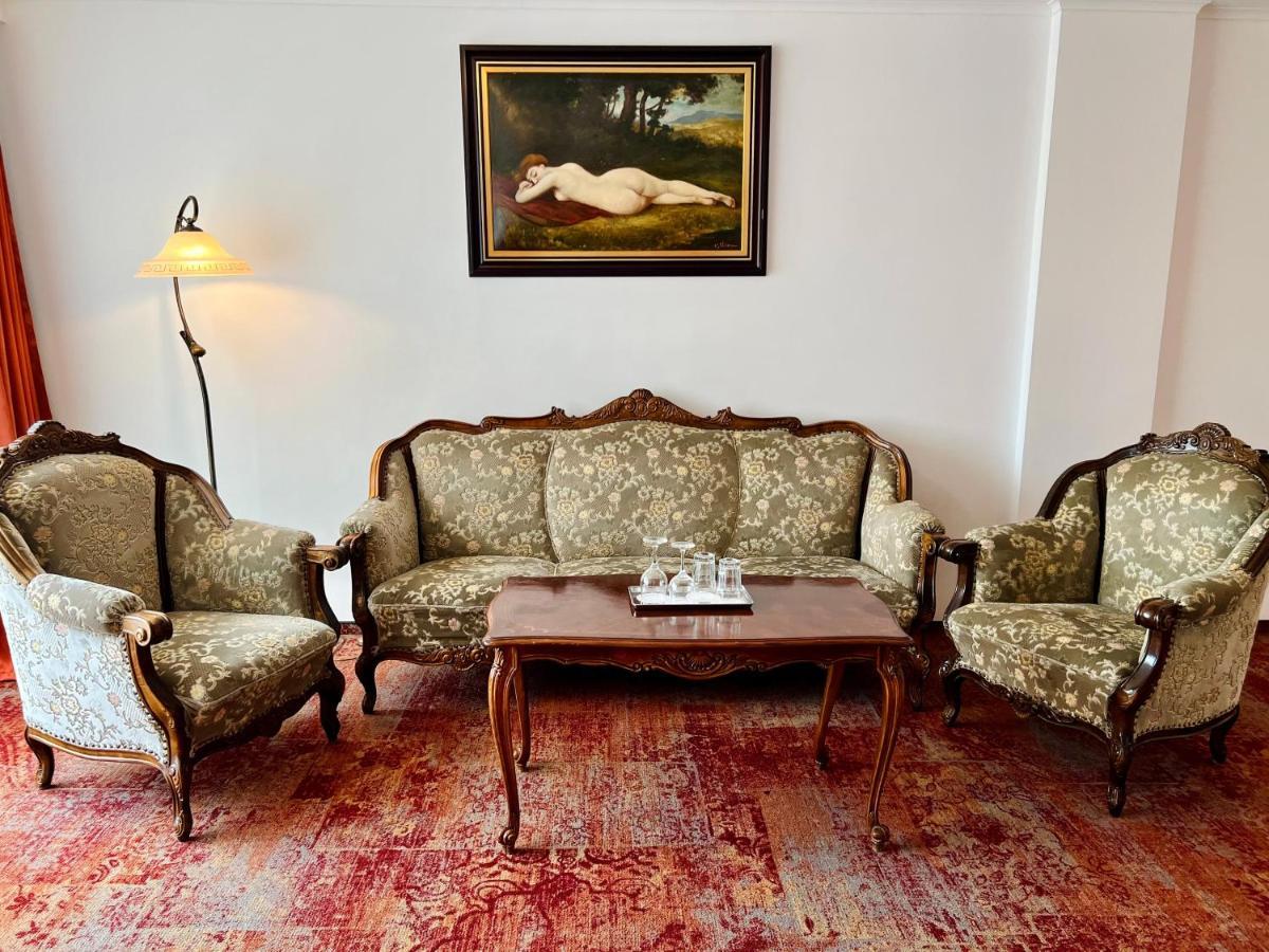 Two-Bedroom Apartment,1396406453:JPEG