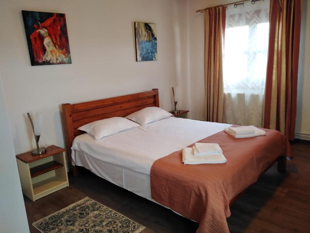 Double Room,1404587189:JPEG