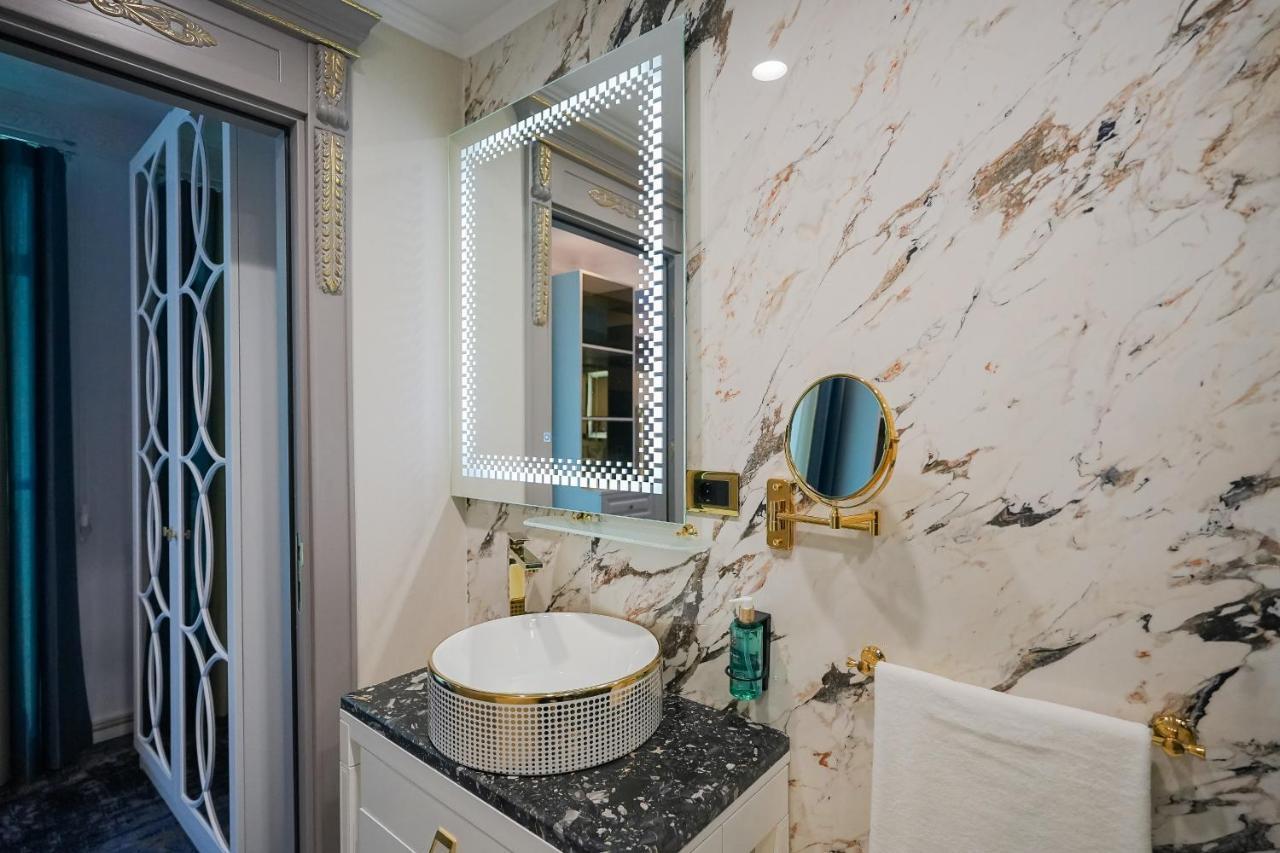 Suite,1404328517:JPEG