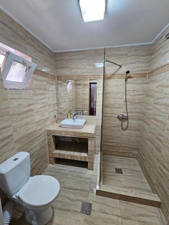 Cameră dublă sau twin cu baie privată