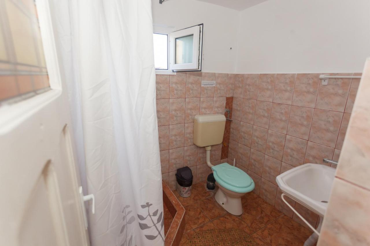 Cameră triplă cu baie privată