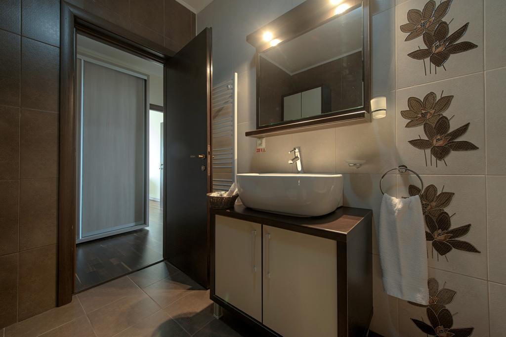 Apartament Deluxe cu 2 dormitoare, vedere la mare și parcare inclusă