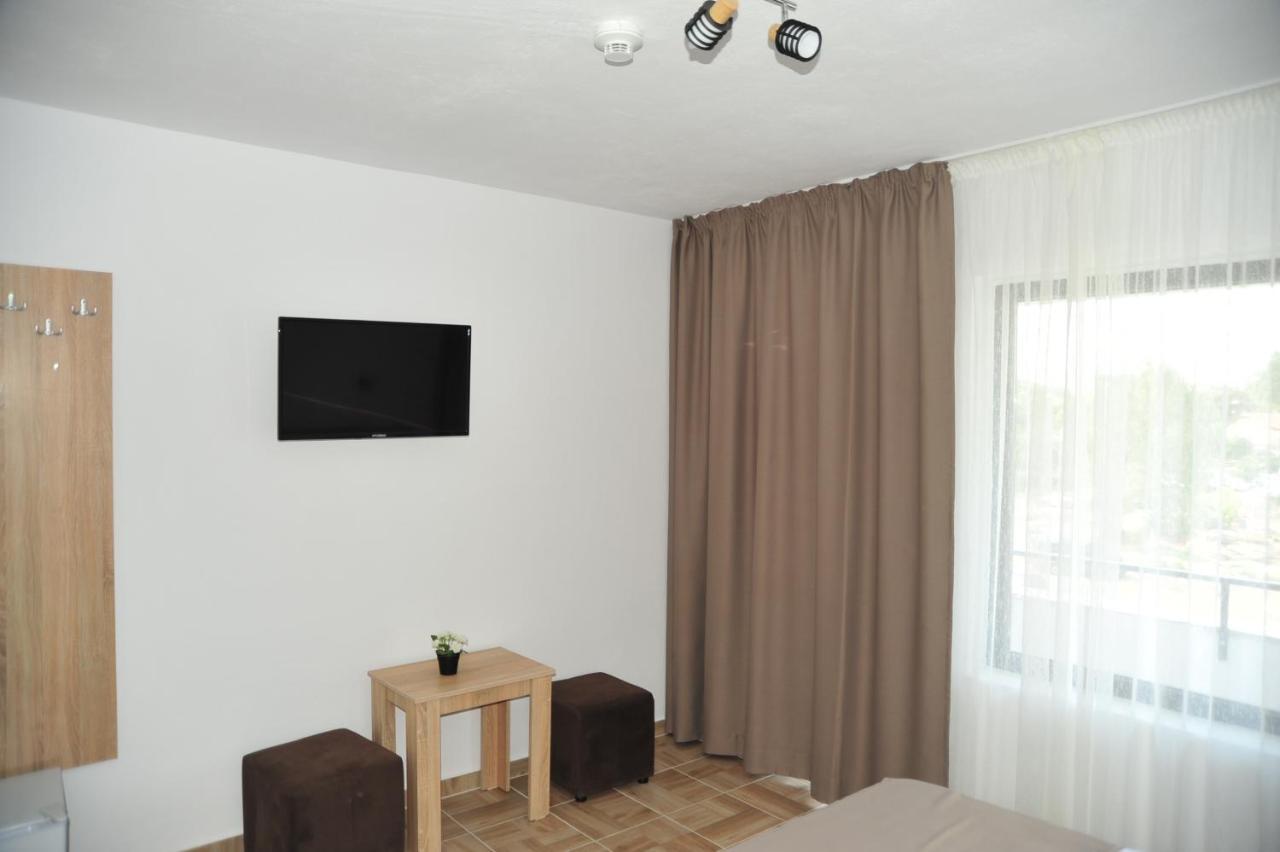 Double Room,1467339590:JPEG