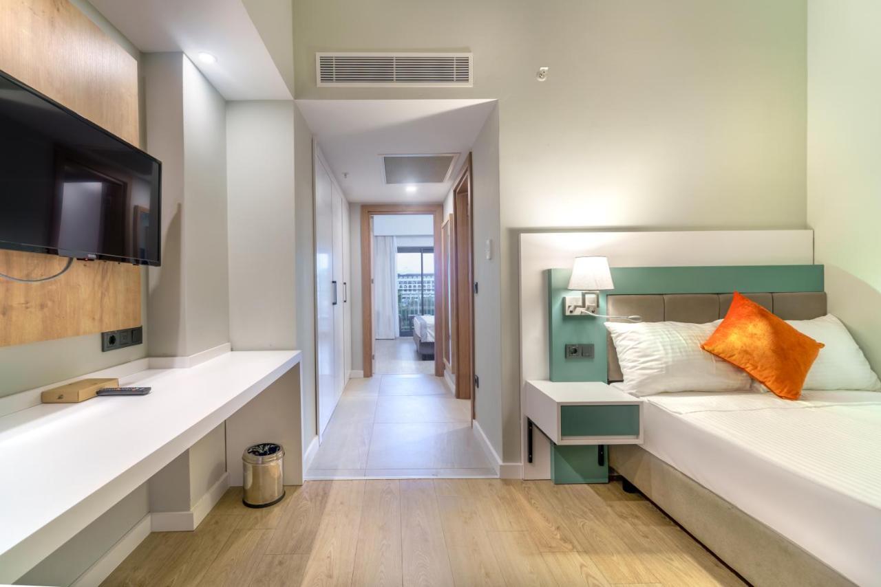 Family Room with Bathroom,1482045230:JPEG