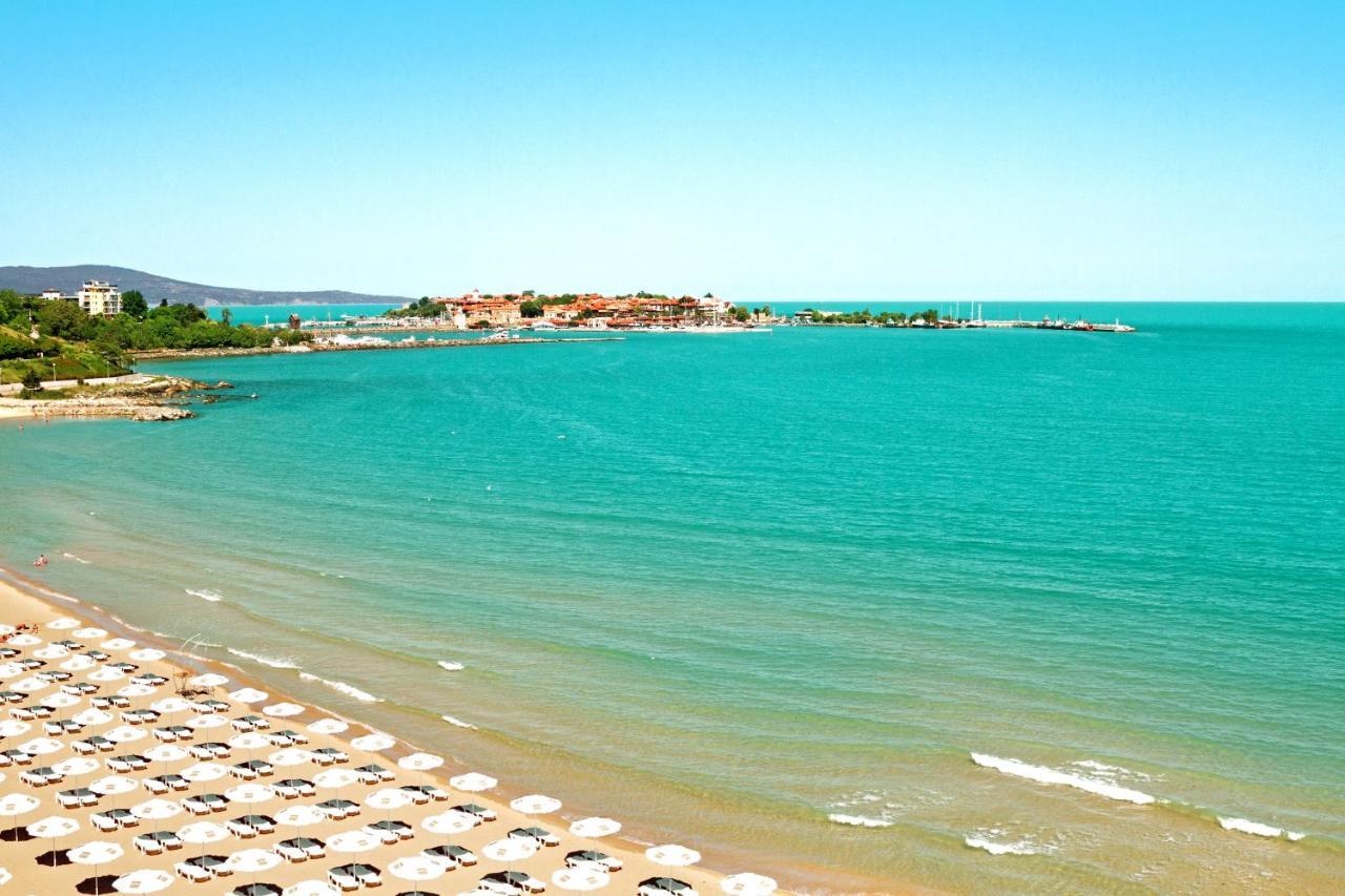 Suită Junior Deluxe cu vedere directă la mare și terasă