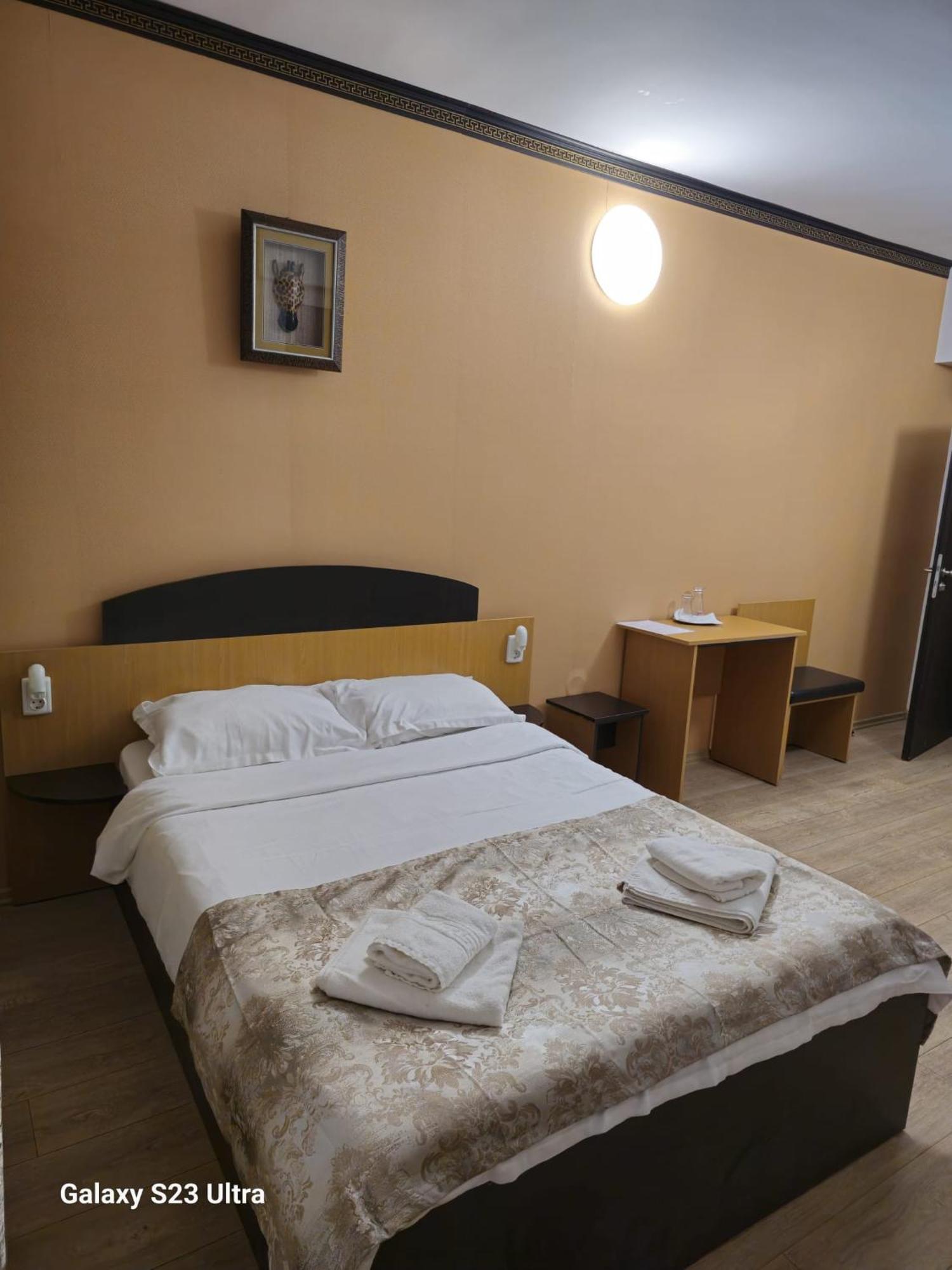 Cameră dublă cu baie privată