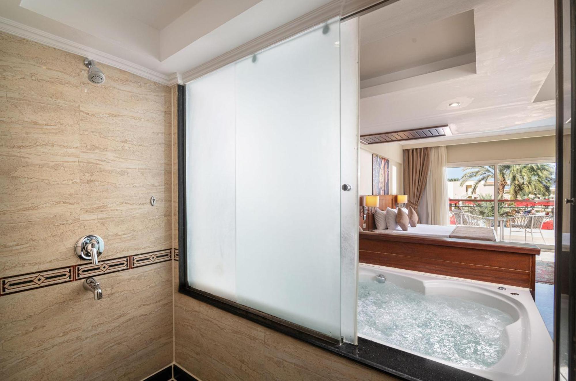 Premium Jacuzzi Suite Adults Only