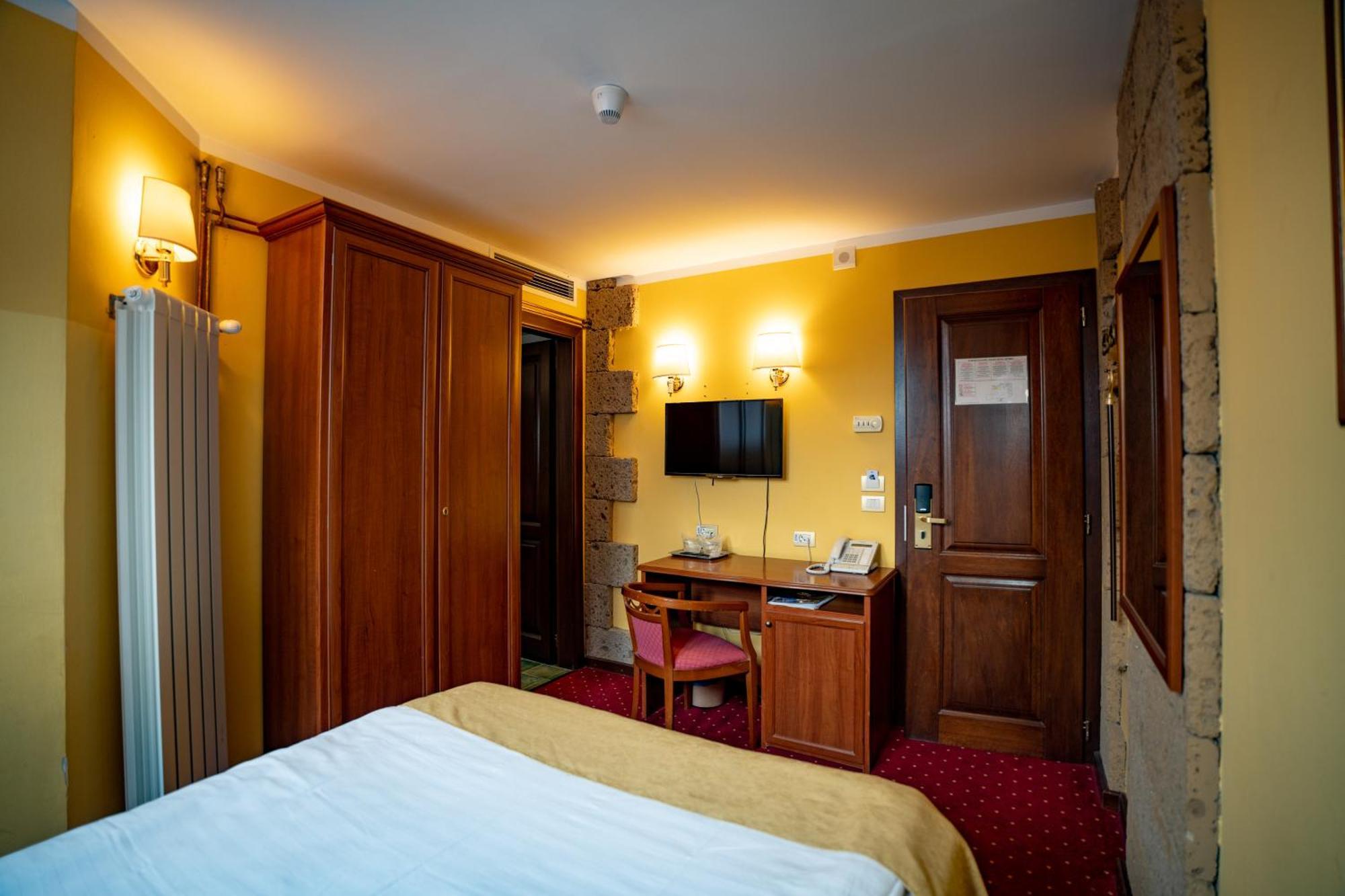 Cameră Dublă Economy 3*