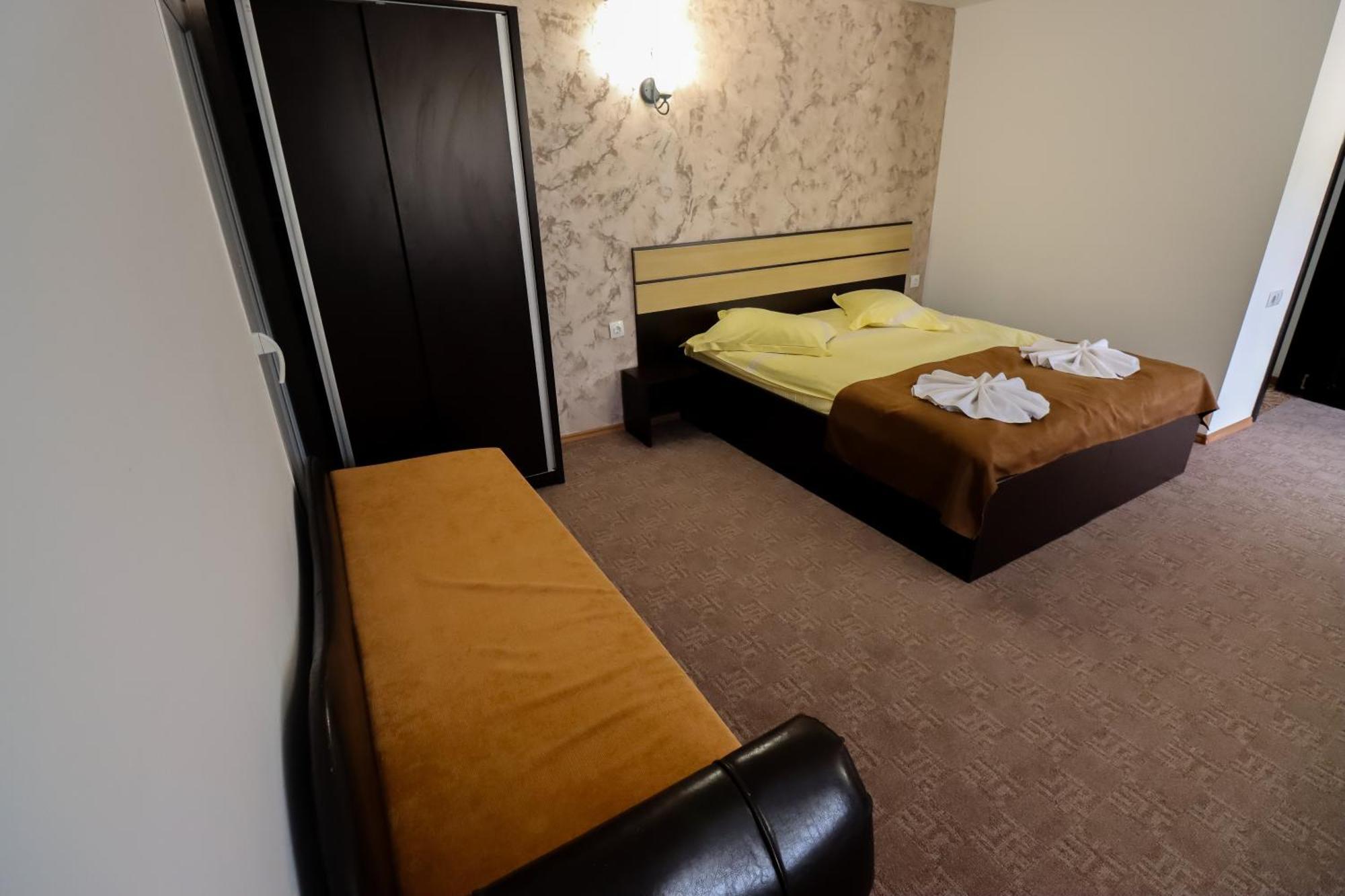 Deluxe Double Room,1687497186:JPEG