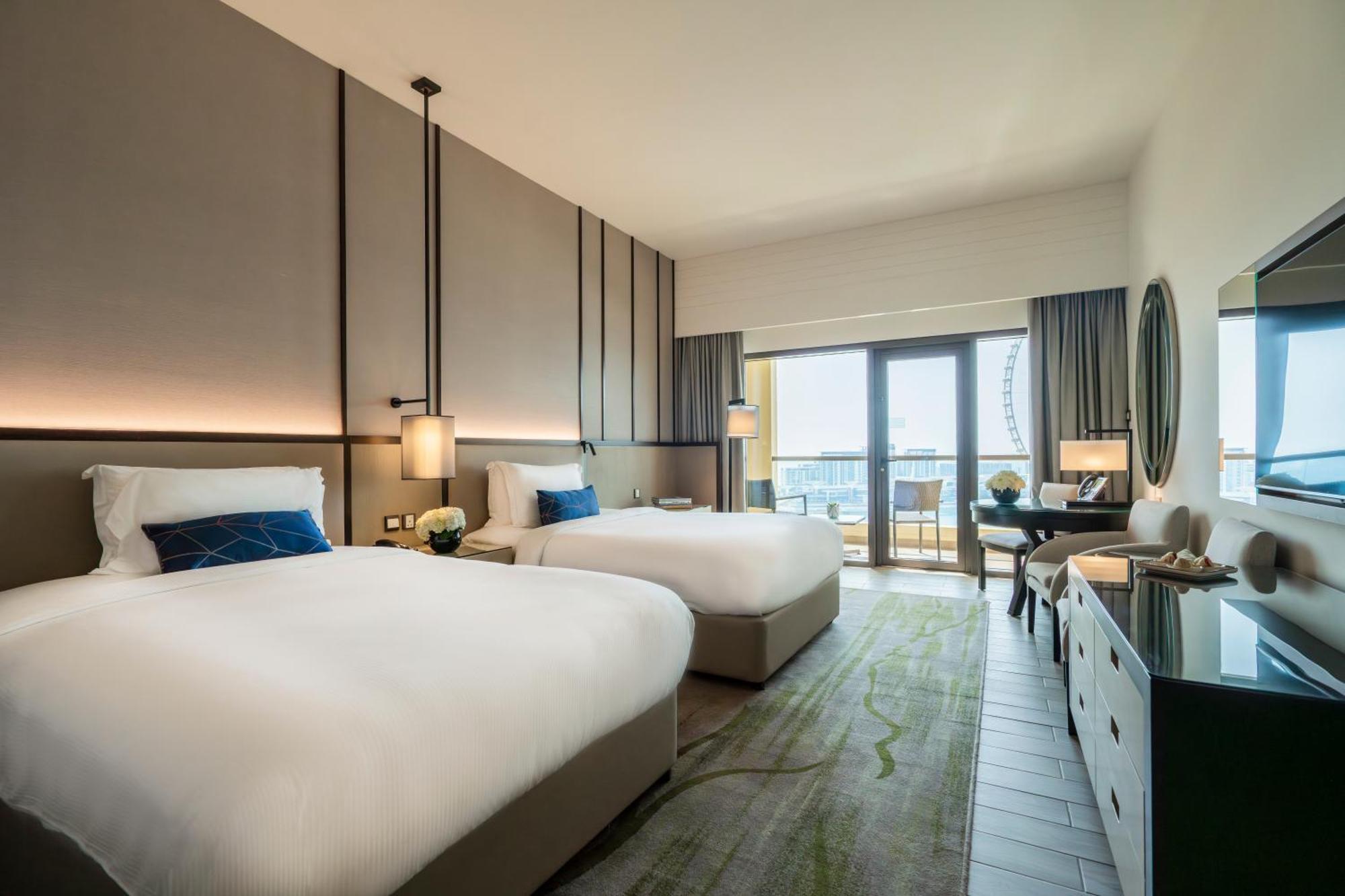 Ain Dubai Sea View Room Balcony Twin Bed,1552989412:JPEG