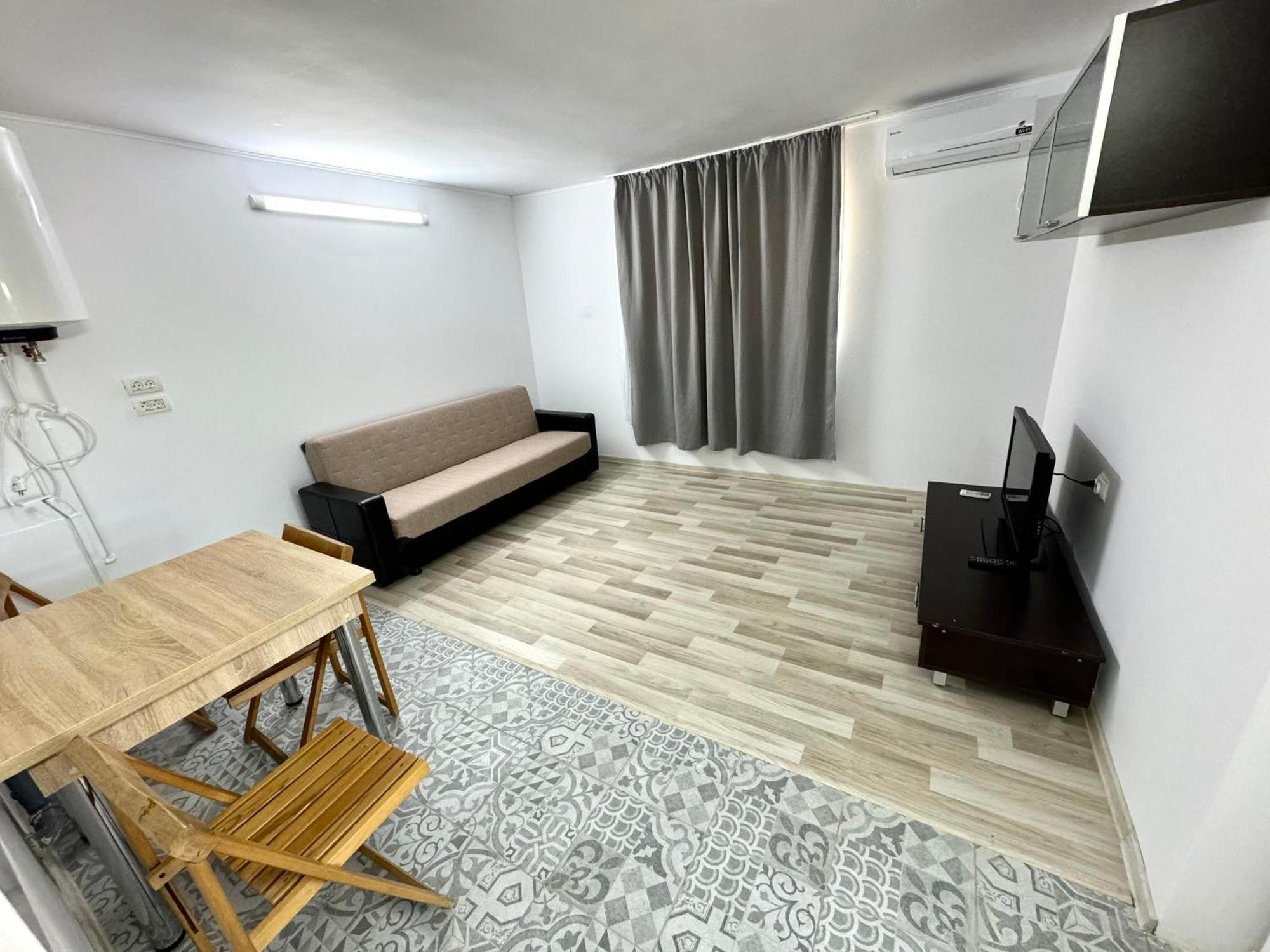 Apartament cu 1 dormitor şi terasă
