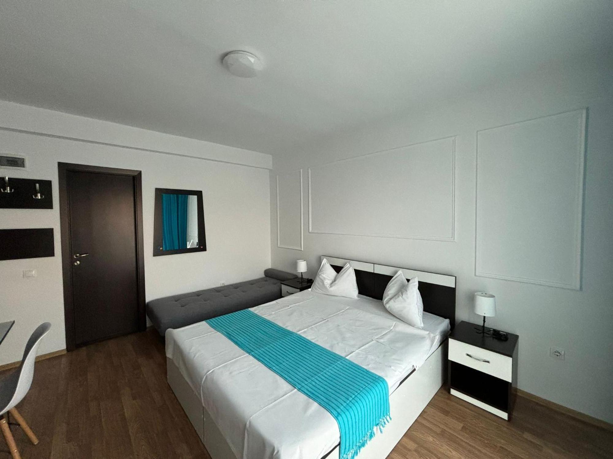Triple Room,1598918631:JPEG