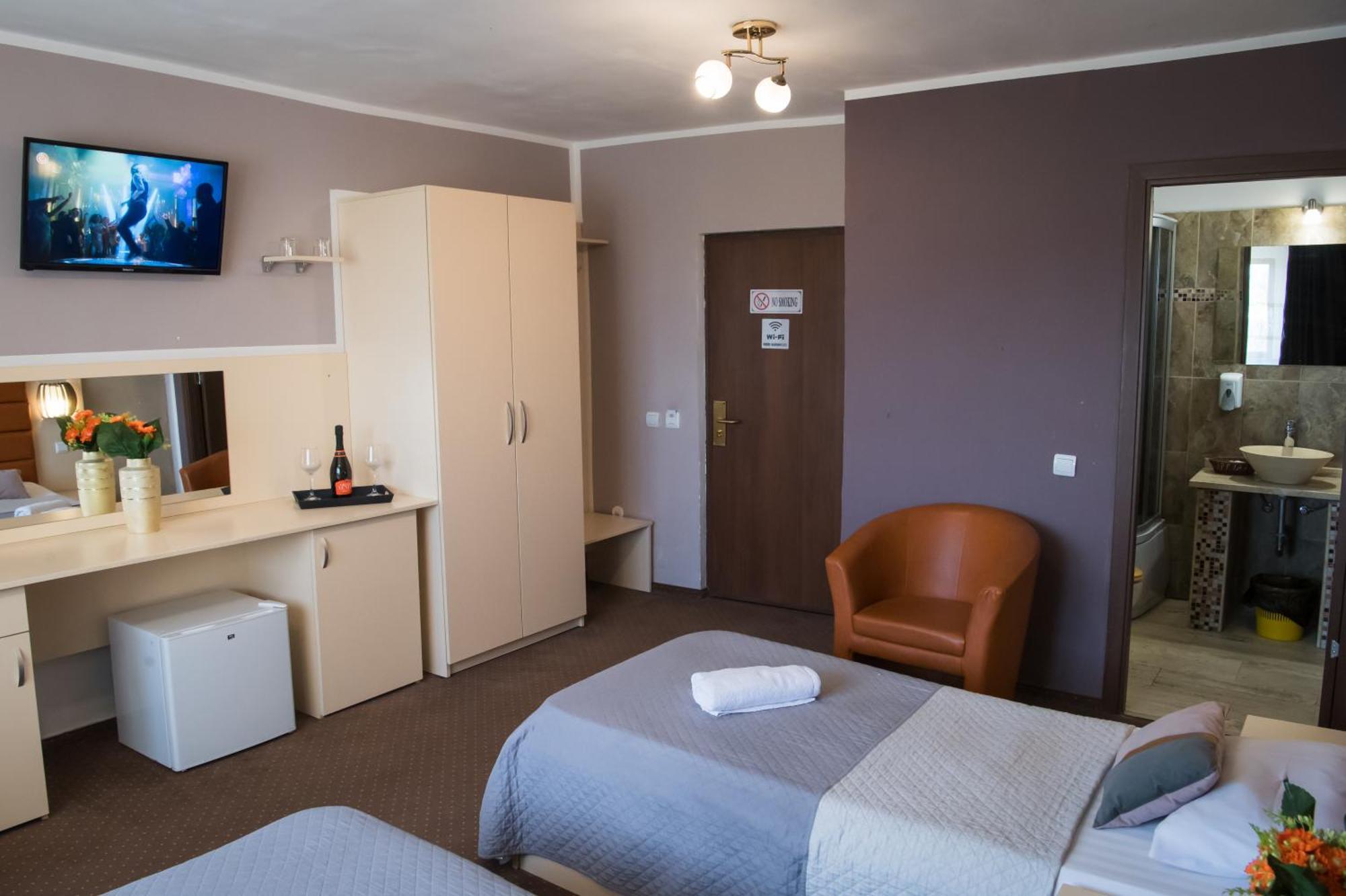 Standard Double or Twin Room,1600611056:JPEG