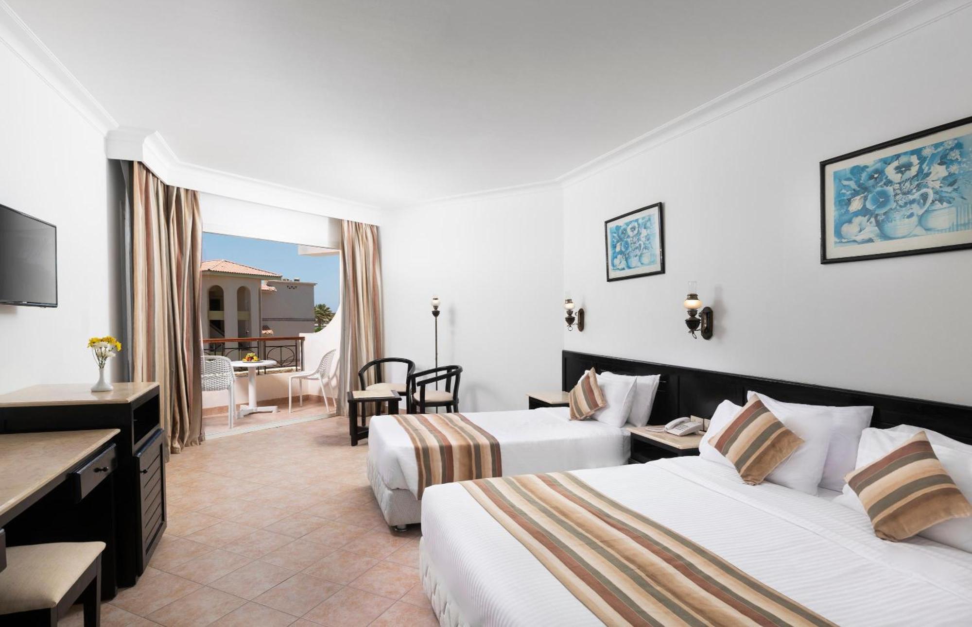 Family Room with Garden View