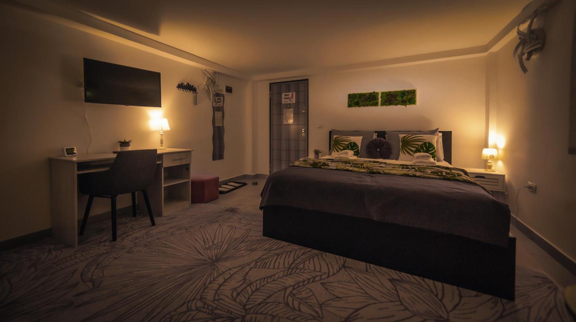 Apartament cu 1 dormitor la demisol