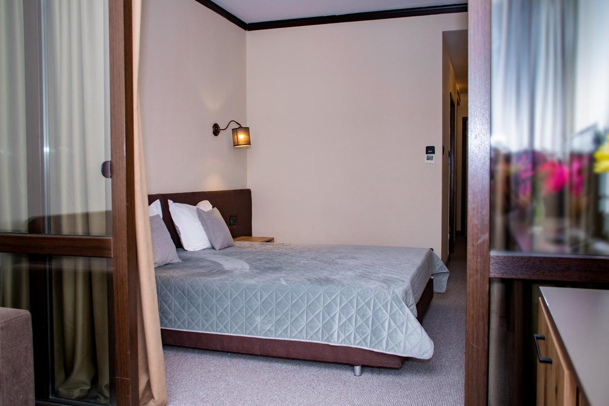 Deluxe Family Room with Balcony,1615648969:JPEG