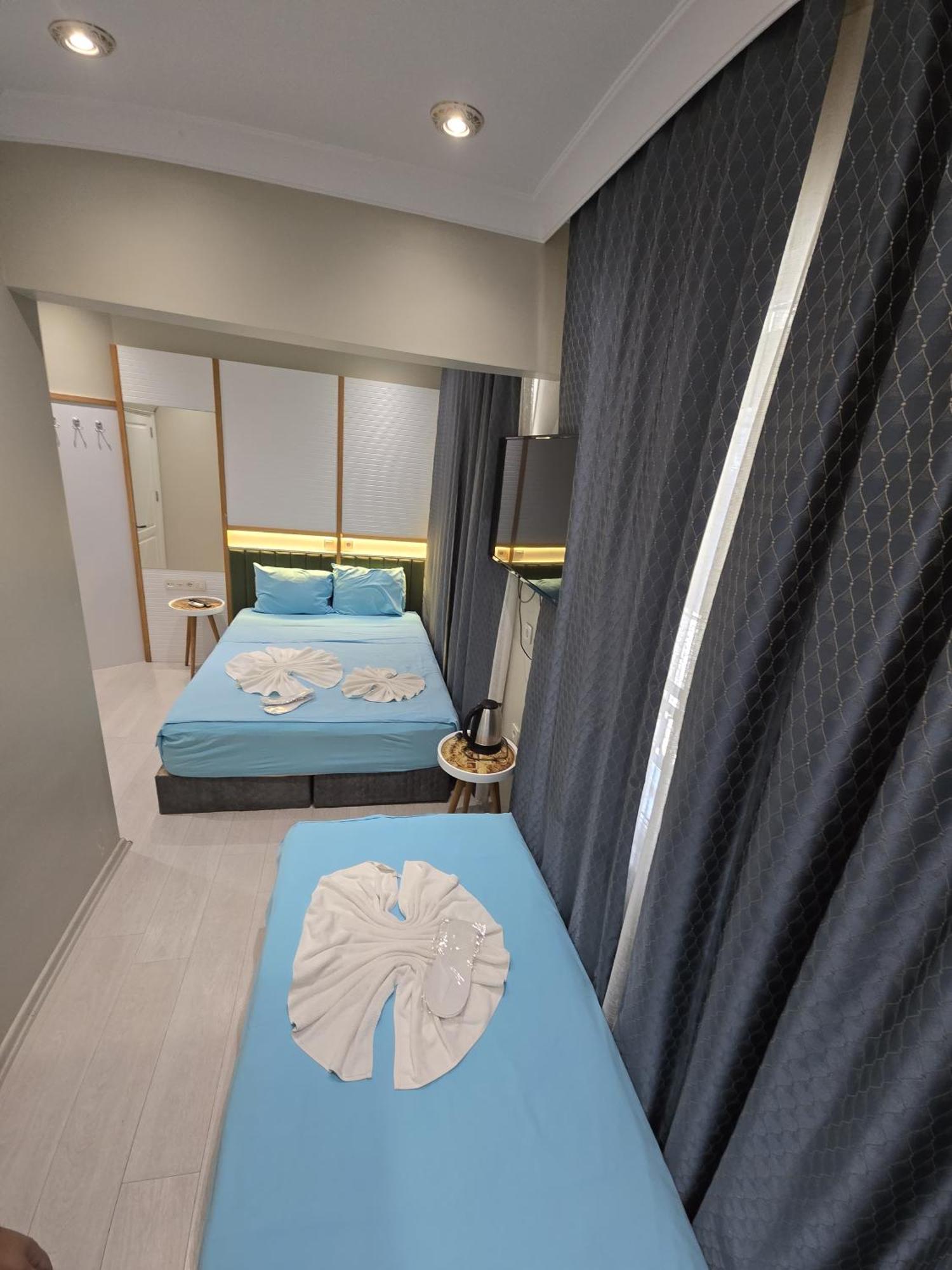 Deluxe Triple Room,1616880876:JPEG