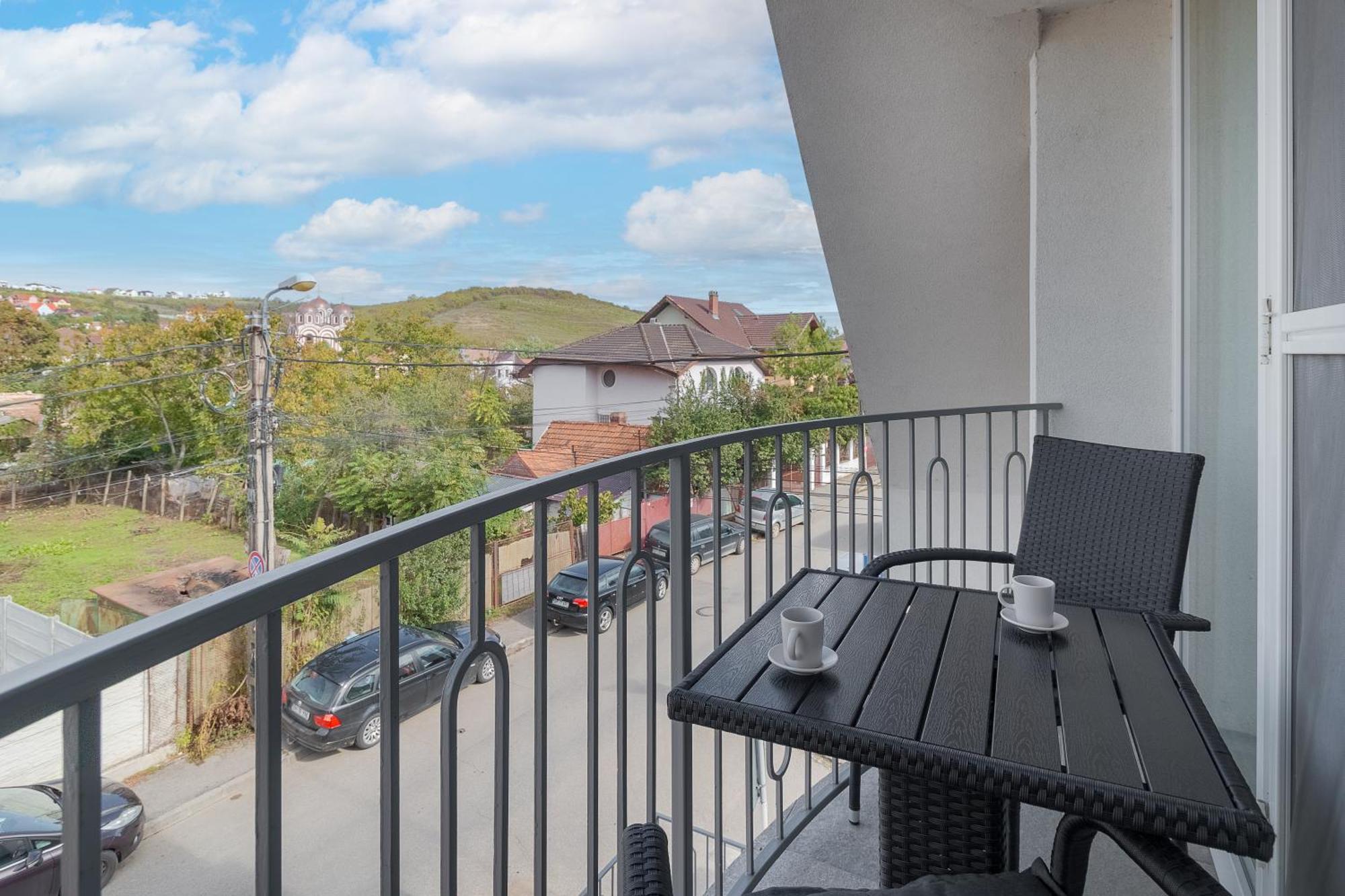 Apartament cu balcon