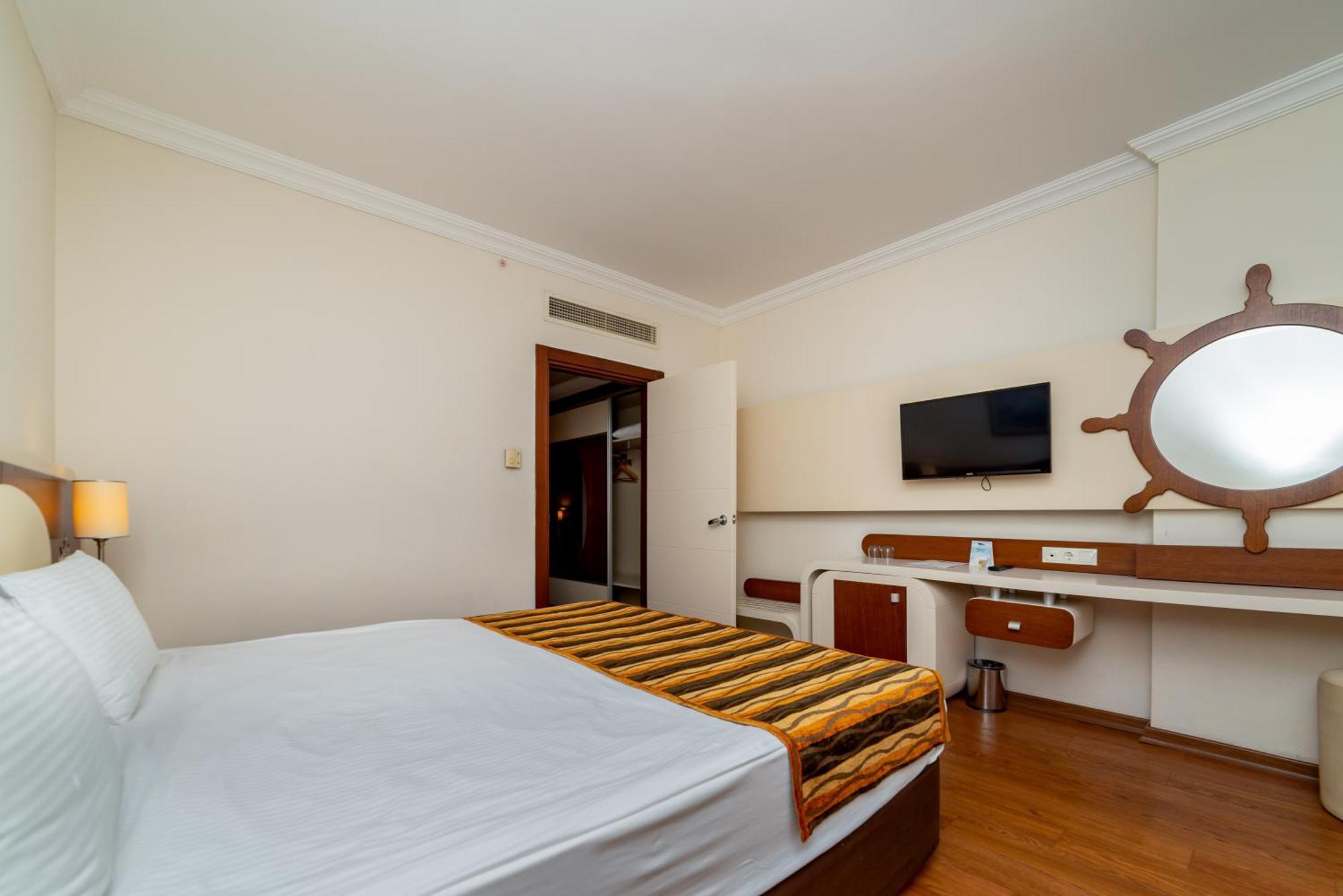 Family Room,1640373110:JPEG