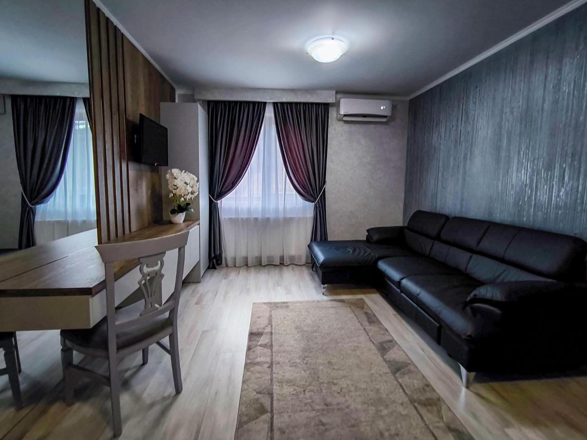 Suite,1640374127:JPEG