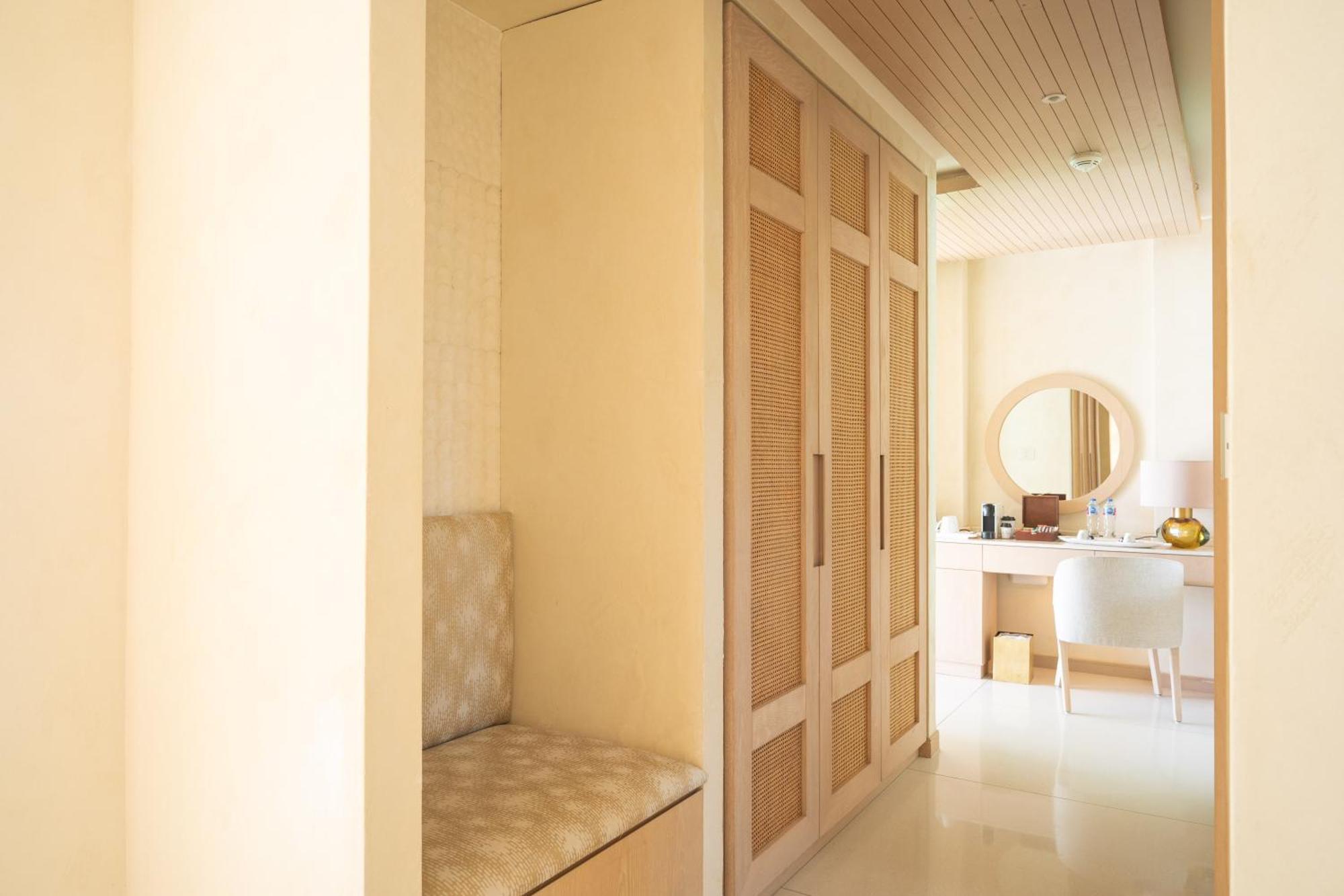 Water Bungalow,1643279398:JPEG