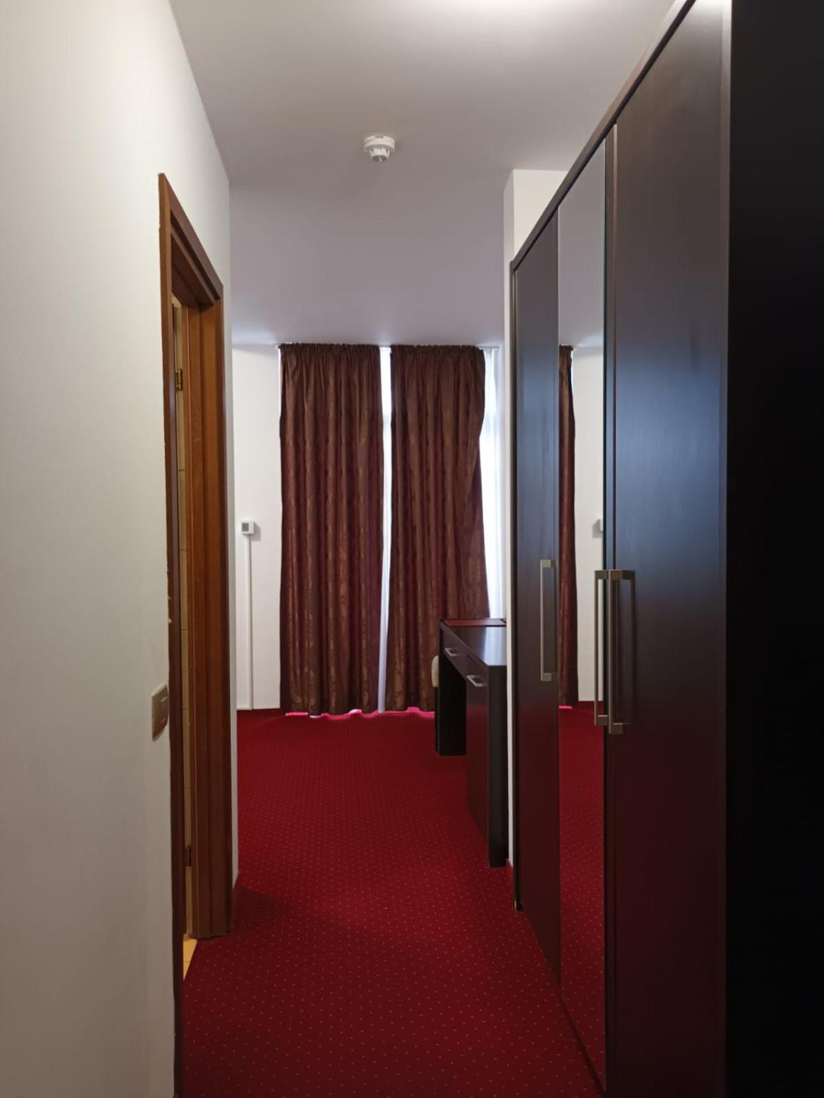 Triple Room with Balcony,1644512480:JPEG