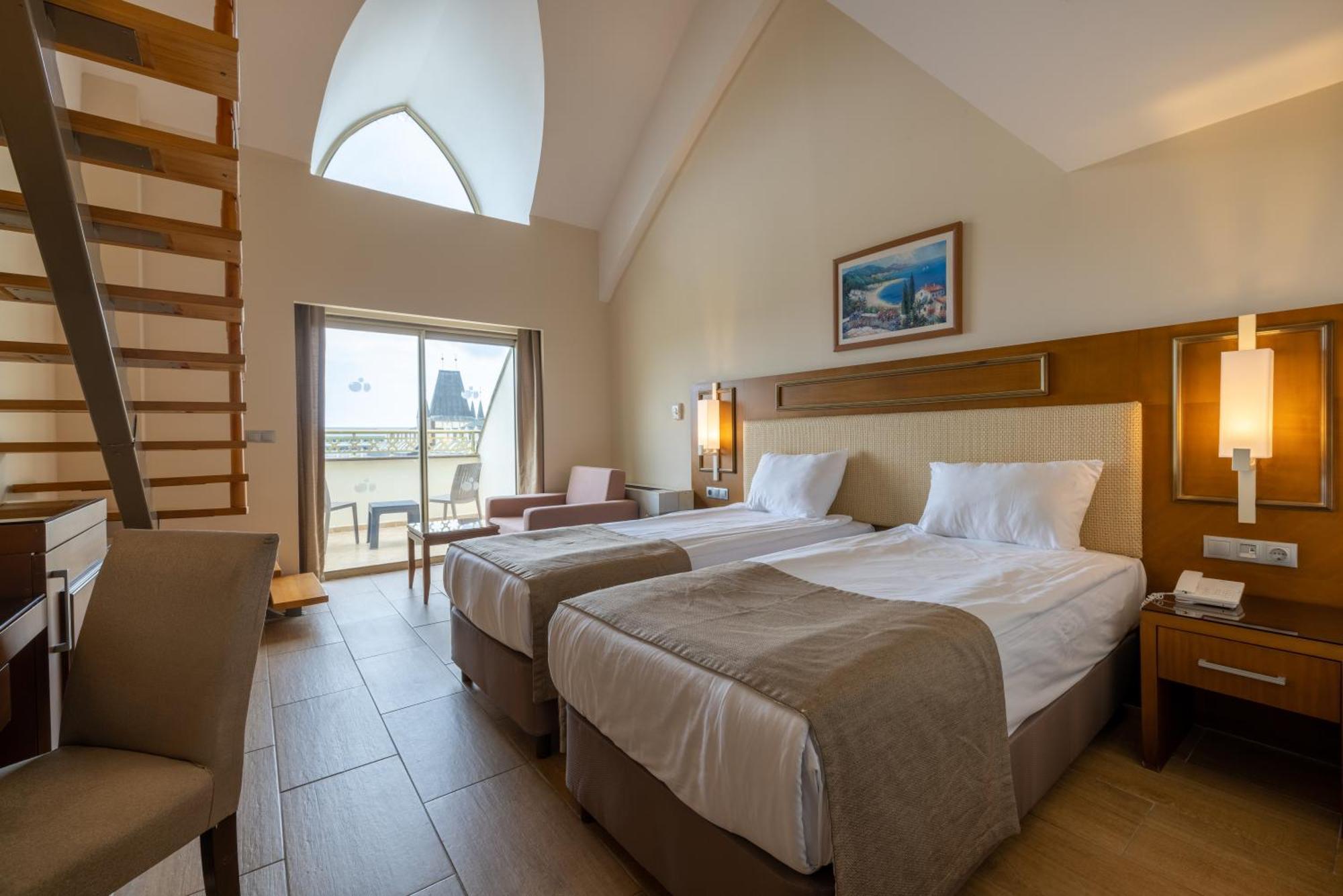 Twin Room,1649024649:JPEG